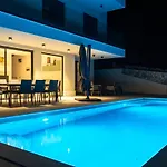 Korala - Luxe Met 4 Dubbele En Prive Zwembad Вилла