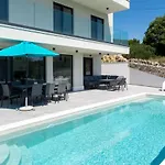 Korala - Luxe Met 4 Dubbele En Prive Zwembad
