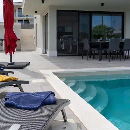 Korala - Luxe Met 4 Dubbele En Prive Zwembad *
