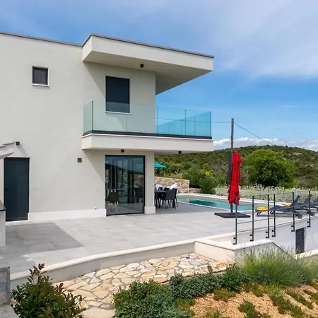 Korala - Luxe Met 4 Dubbele En Prive Zwembad Villa Vinišće