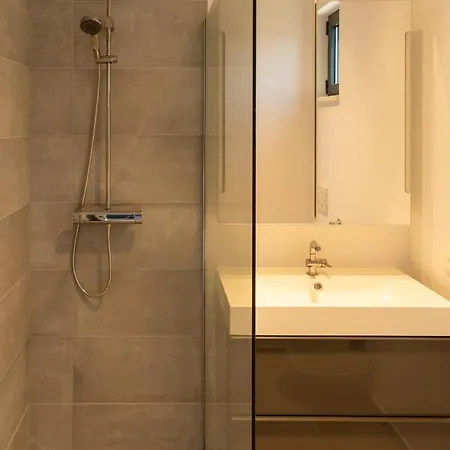Korala - Luxe Met 4 Dubbele En Prive Zwembad * Vinišće