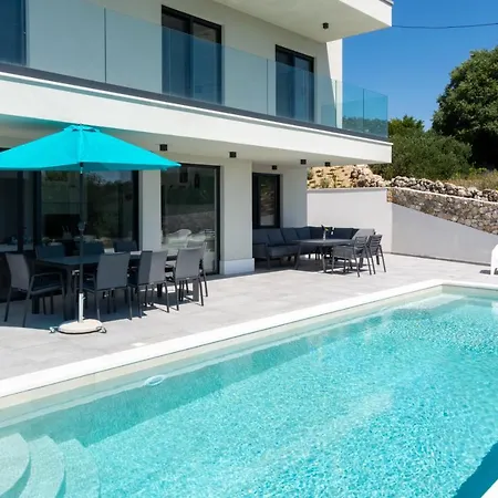 Korala - Luxe Met 4 Dubbele En Prive Zwembad