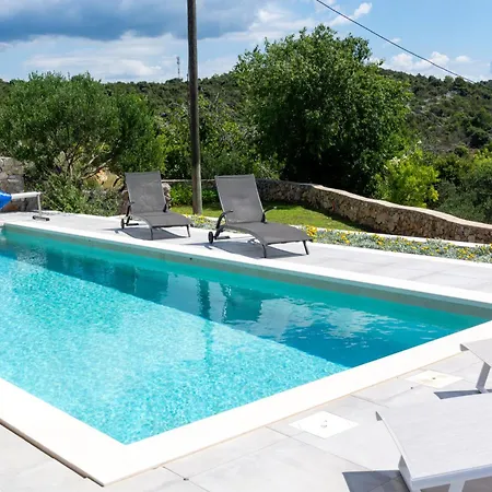 Korala - Luxe Met 4 Dubbele En Prive Zwembad Vinišće
