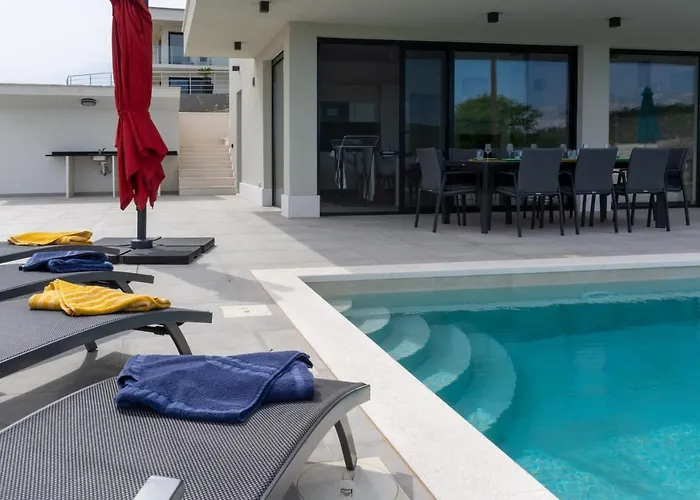 Korala - Luxe Met 4 Dubbele En Prive Zwembad *