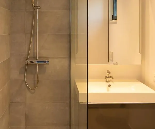 Korala - Luxe Met 4 Dubbele En Prive Zwembad * Vinišće
