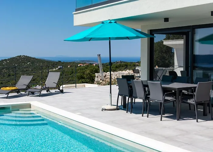 Korala - Luxe Met 4 Dubbele En Prive Zwembad Vila